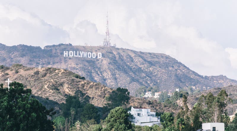 hollywood σημάδι στοκ φωτογραφία με δικαίωμα ελεύθερης χρήσης hollywood σημάδι στοκ φωτογραφία με δικαίωμα ελεύθερης χρήσης