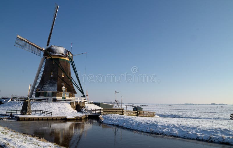 Holländsk windmill fotografering för bildbyråer Holländsk windmill fotografering för bildbyråer