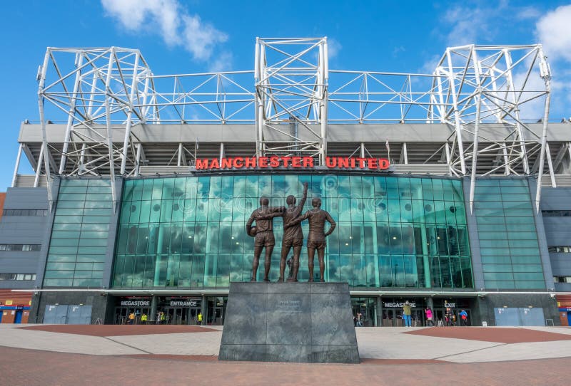 holy-trinity-old-trafford-stadium-manche