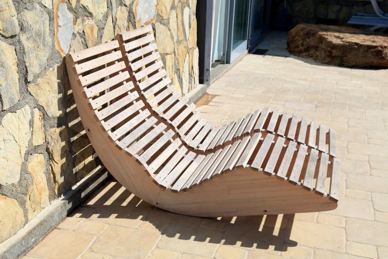 Pool und Holz Pergola stockfoto. Bild von feiertag, glück - 16144628