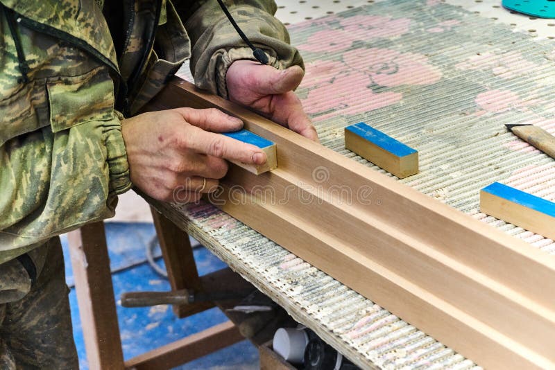 Holzbearbeitungsschreinerei lizenzfreies stockbild Holzbearbeitungsschreinerei lizenzfreies stockbild