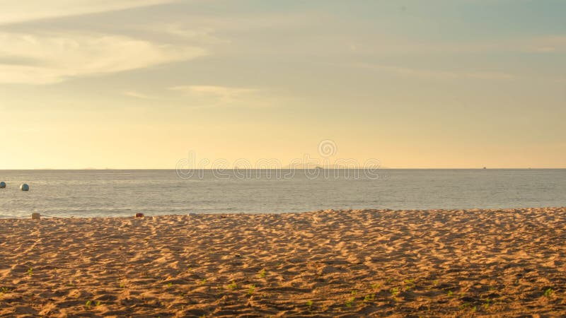 Holzstuhl mit Marineabend chonburi Thailand lizenzfreie stockfotografie Holzstuhl mit Marineabend chonburi Thailand lizenzfreie stockfotografie