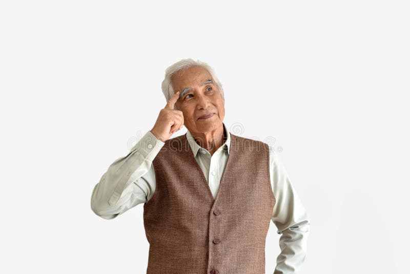 Hombre asiático mayor confuso y olvidadizo con el gesto de pensamiento, enfermedad de Alzheimer imagen de archivo Hombre asiático mayor confuso y olvidadizo con el gesto de pensamiento, enfermedad de Alzheimer imagen de archivo
