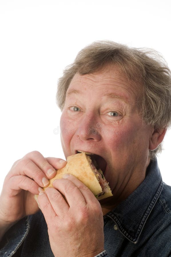 Hombre con la fruta fresca en tazón de fuente imagenes de archivo Hombre con la fruta fresca en tazón de fuente imagenes de archivo