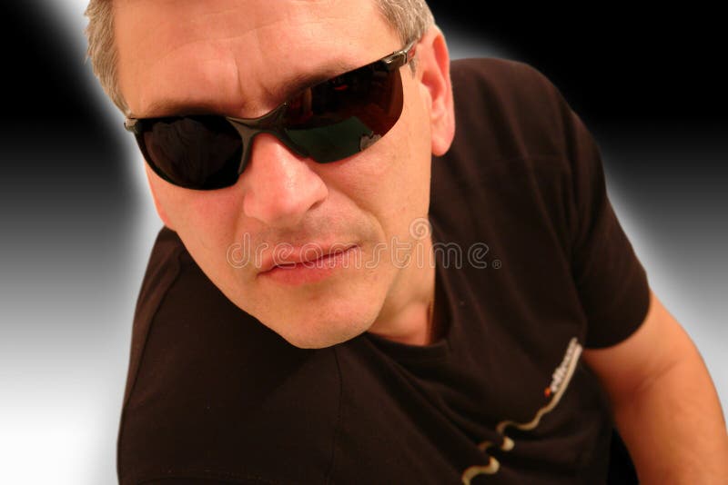 Hombre Con Las Gafas De Sol Foto de archivo - Imagen de negro: 1160844