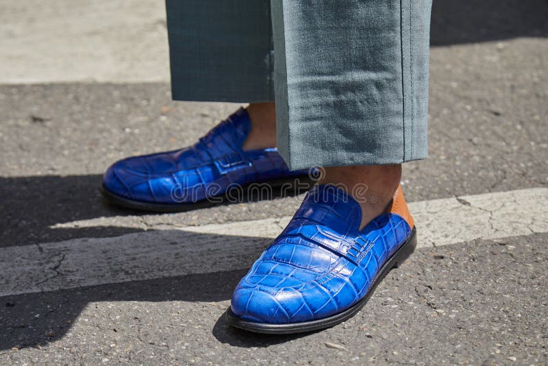 Con Zapatos De Cuero De Cocodrilo Azul Antes De Marni Desfile De Moda Milán Semana Estilo De Calle El 16 De Junio De 2018 Foto editorial - Imagen de junio, ilustrativo: 194553371