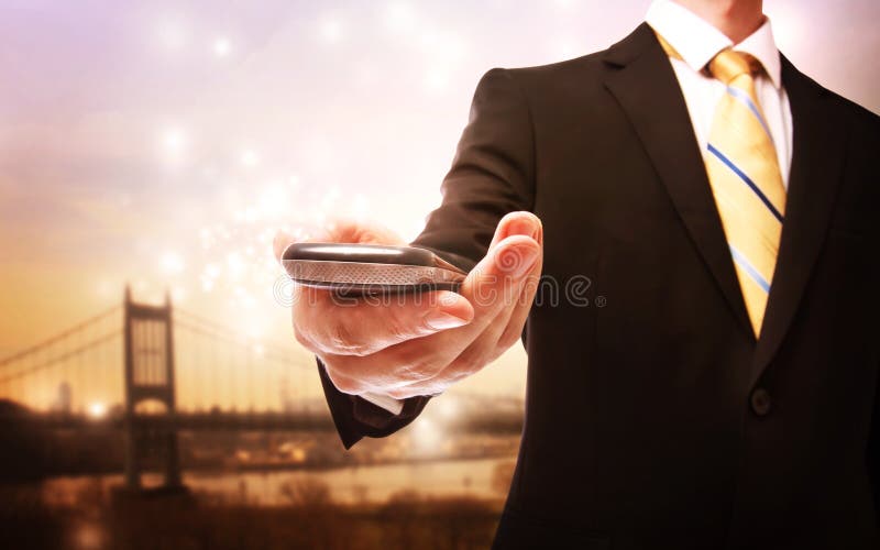 Hombre de negocios con el teléfono móvil fotos de archivo Hombre de negocios con el teléfono móvil fotos de archivo