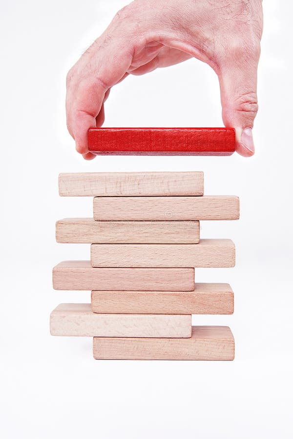 Hombre de negocios, edificio, concepto de la marca con los bloques de madera imágenes de archivo libres de regalías Hombre de negocios, edificio, concepto de la marca con los bloques de madera imágenes de archivo libres de regalías