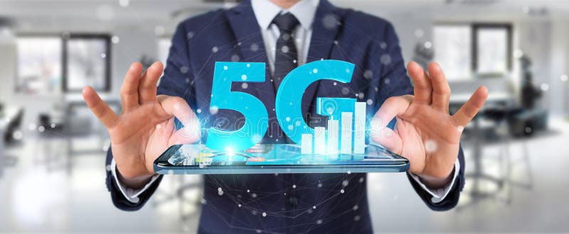 Hombre de negocios usando la red 5G con la representación del teléfono móvil 3D libre illustration Hombre de negocios usando la red 5G con la representación del teléfono móvil 3D libre illustration