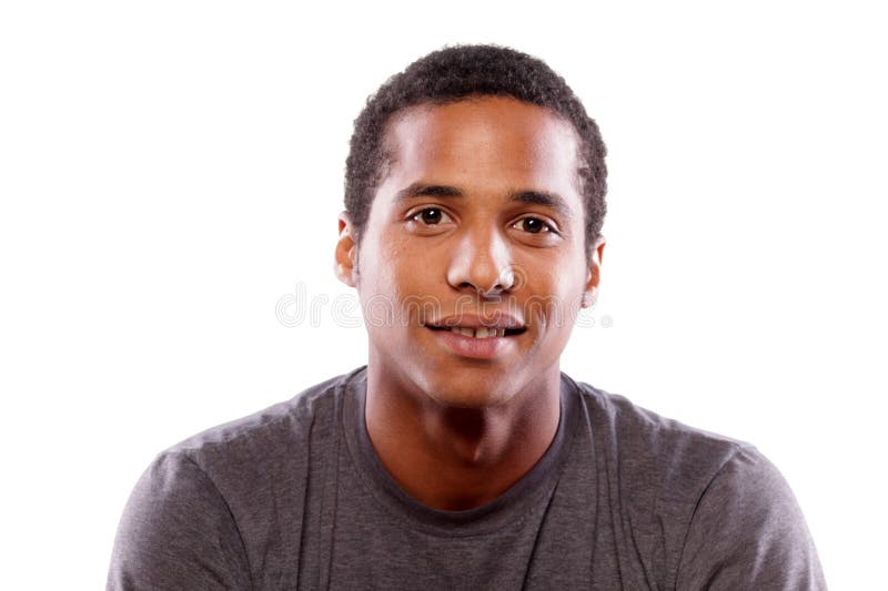 Hombre Joven De Piel Morena Sonriente Imagen de archivo - Imagen de  americano, camisa: 55500141