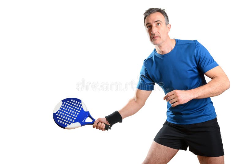 Hombre Jugando Pádel Tenis Aislado Con Raqueta Recibiendo Un Balón Imagen  de archivo - Imagen de instructor, raqueta: 270151199