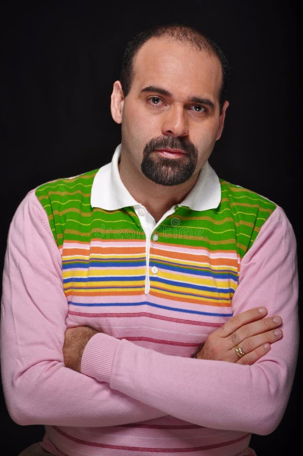 Hombre serio de la mirada imagen de archivo. Imagen de hispanico 18126683