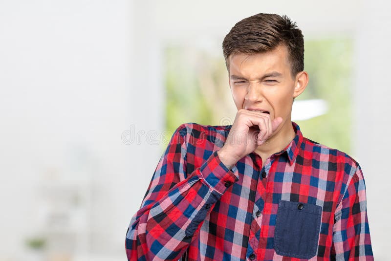 Hombre soñoliento que bosteza fotografía de archivo Hombre soñoliento que bosteza fotografía de archivo