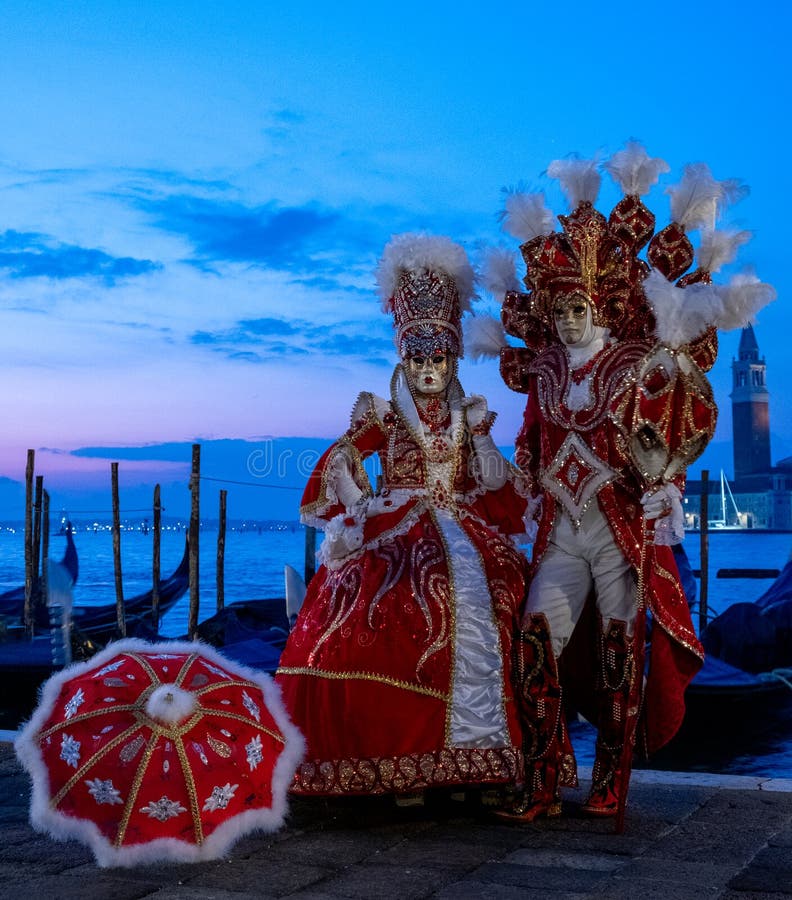 Trajes de carnaval veneciano fotografías e imágenes de alta resolución -  Alamy