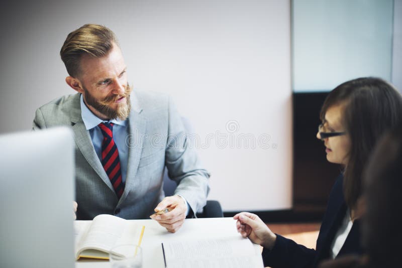 Hombres de negocios de la entrevista del concepto corporativo de la comunicación imagenes de archivo Hombres de negocios de la entrevista del concepto corporativo de la comunicación imagenes de archivo