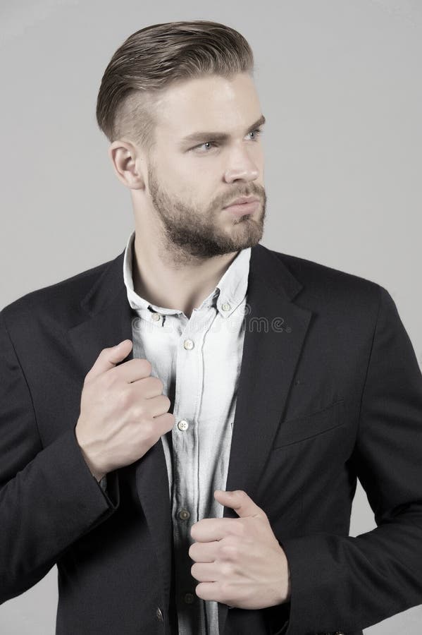 Ambicioso. Roupa Formal Para Homens Estilosos. Homem Barbudo Com Aparência  De Negócios. Moda E Beleza. Conceito De Barbearia Imagem de Stock - Imagem  de conceito, modelo: 207372089