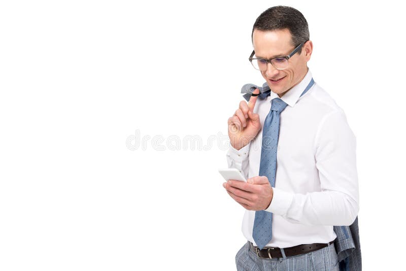 homem de negócios adulto de sorriso que usa o smartphone fotos de stock homem de negócios adulto de sorriso que usa o smartphone fotos de stock