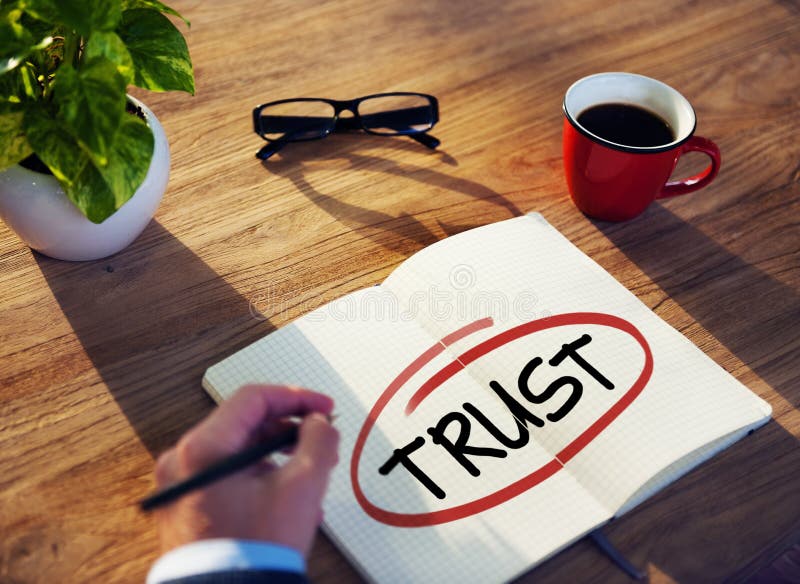 Homem de negócios diverso Brainstorming About Trust imagens de stock royalty free Homem de negócios diverso Brainstorming About Trust imagens de stock royalty free