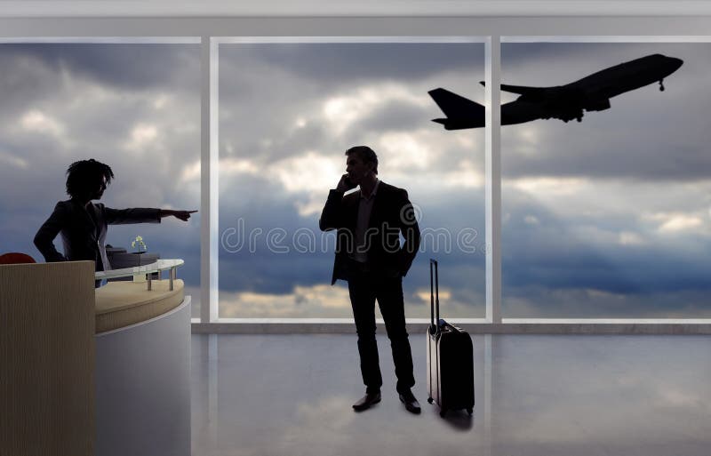 Homem de negócios Fighting com aeromoço ou recepcionista no aeroporto fotos de stock Homem de negócios Fighting com aeromoço ou recepcionista no aeroporto fotos de stock