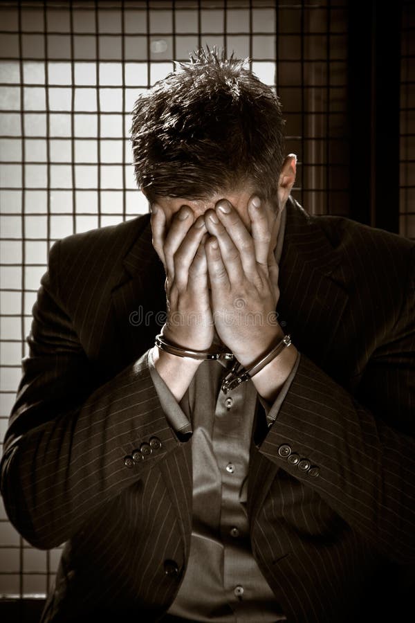Homem de negócios na cadeia Homem de negócios na cadeia
