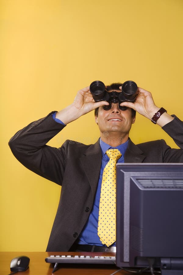 Empresário a olhar para cima imagem de stock royalty free