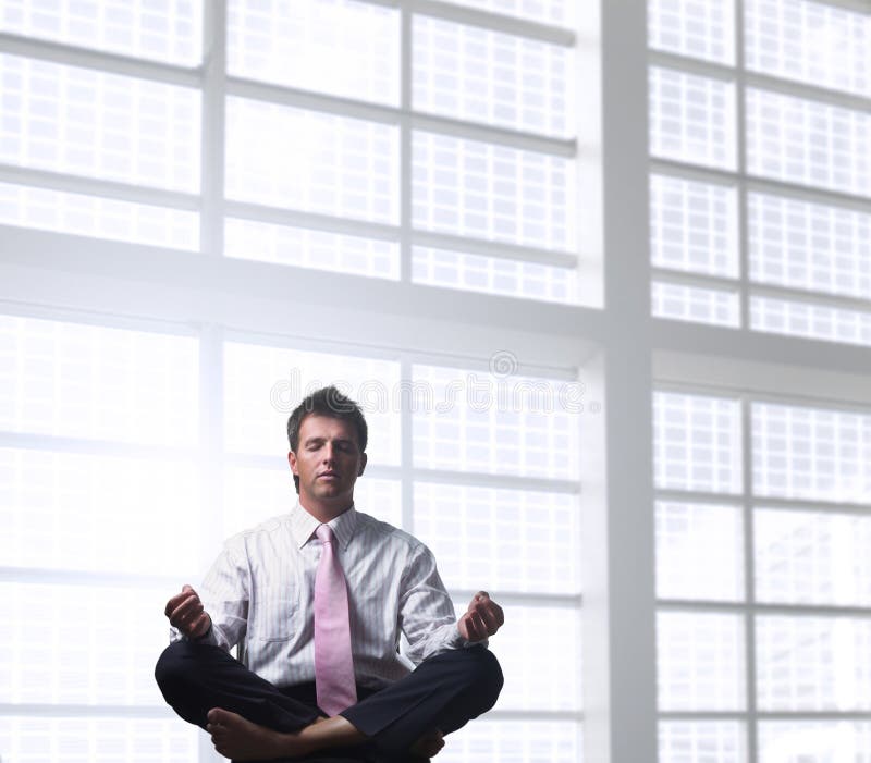 Homem de negócios que relaxa imagens de stock Homem de negócios que relaxa imagens de stock