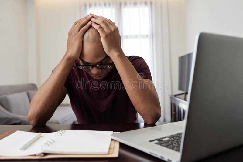 Jogador de xadrez penoso imagem de stock. Imagem de jogo - 192396347