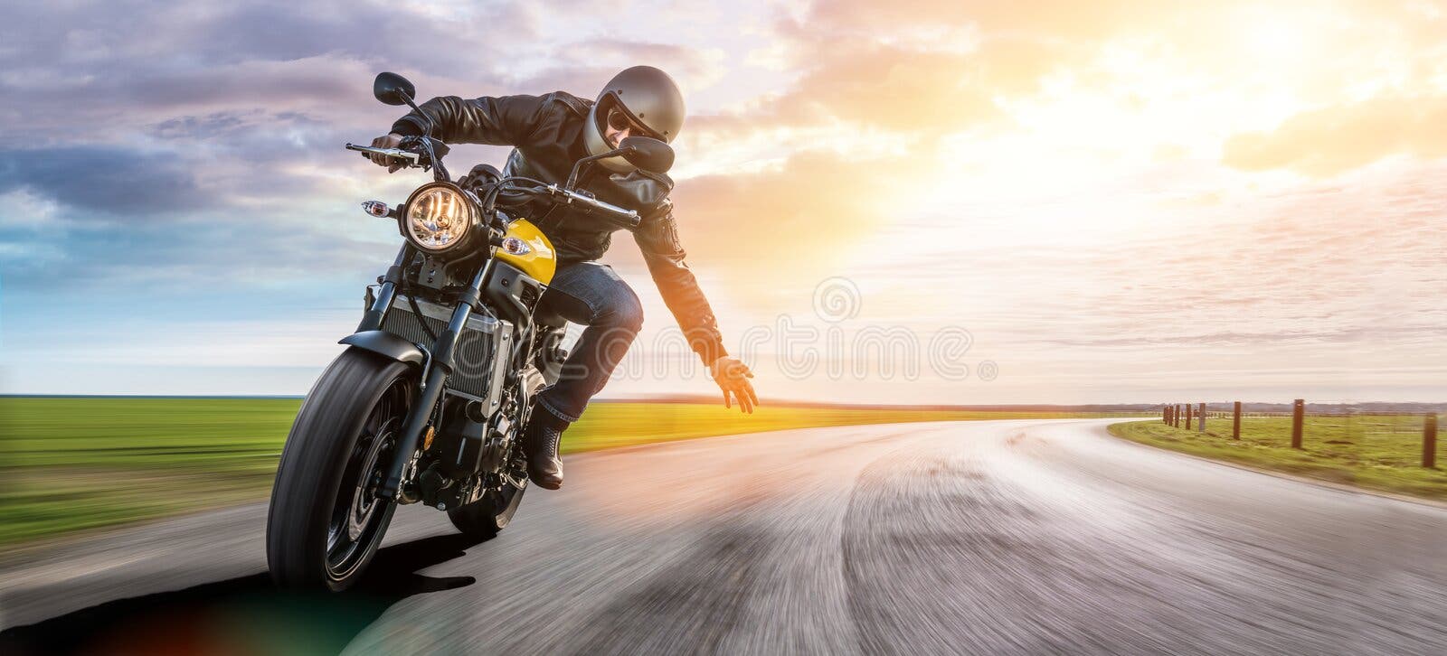 236 Fotos de Stock de Bolo Da Motocicleta - Fotos de Stock Gratuitas e Sem  Fidelização a partir da Dreamstime