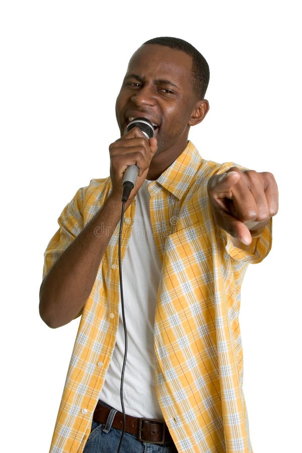 Homem preto do karaoke foto de stock. Imagem de alegre 4947688