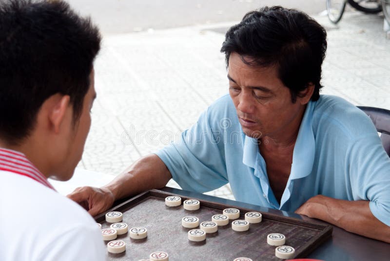 Cingapura-09 JUN 2018: Velho Chinês Joga Xadrez Na Cidade De Cingapura  China, Praça Aberta Imagem de Stock Editorial - Imagem de movimento,  verificadores: 161642239