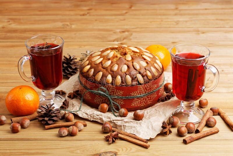 https://thumbs.dreamstime.com/b/homemade-cake-almonds-two-glasses-mulled-wine-wooden-table-168608529.jpg