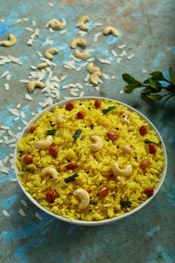 Lal Poha Uppuma, Matta Rice Flakes Uppuma, Sivappu Aval Uppuma, Red  Flattened Rice Flakes Savoury Dish Stock Image - Image of mustard, salt:  121618073