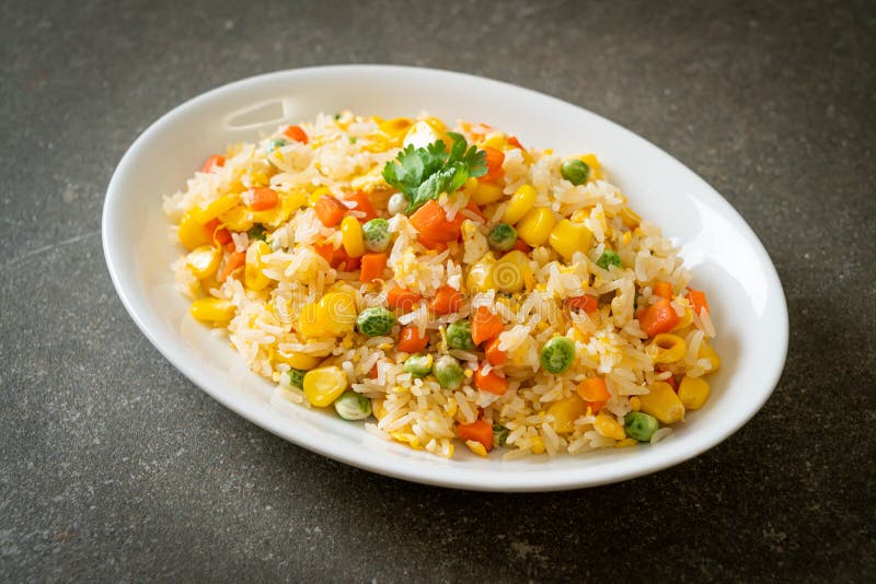 Fried Rice with Mixed Vegetable Carrot, Green Bean Peas, Corn and Egg ...