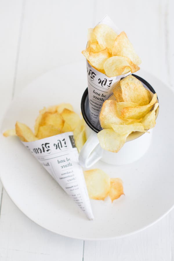 Pack of 50 Disposable Thick paper Newspaper Chip /Fries cones 