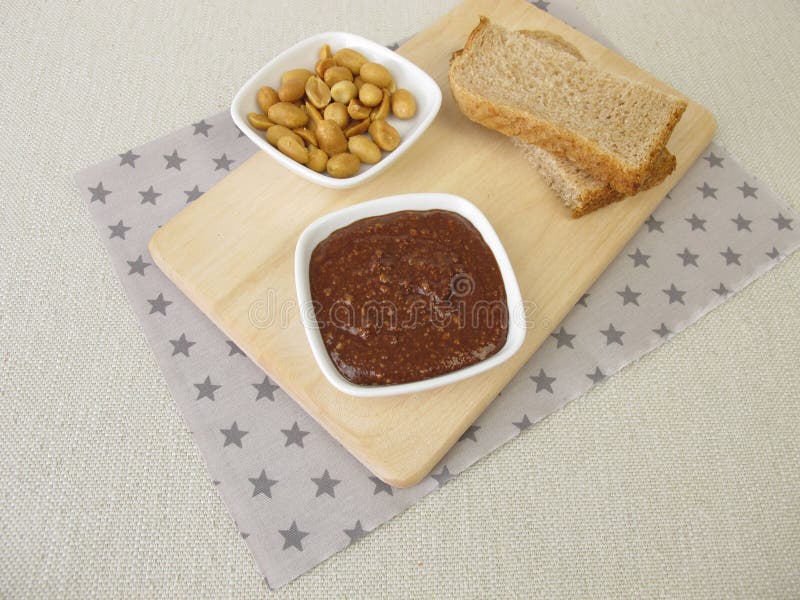 Vegan Chocolate with Cocoa Butter, Coconut Oil, Rice Syrup and Cocoa