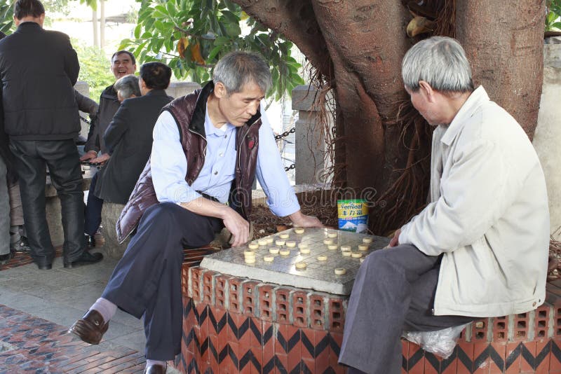 Cingapura-09 JUN 2018: Velho Chinês Joga Xadrez Na Cidade De Cingapura  China, Praça Aberta Imagem de Stock Editorial - Imagem de movimento,  verificadores: 161642239