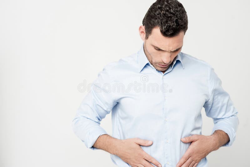 Homme avec douleur abdominale forte