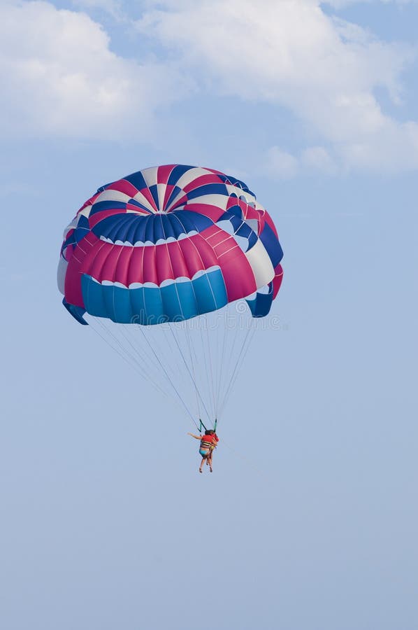 Homme avec le parachute