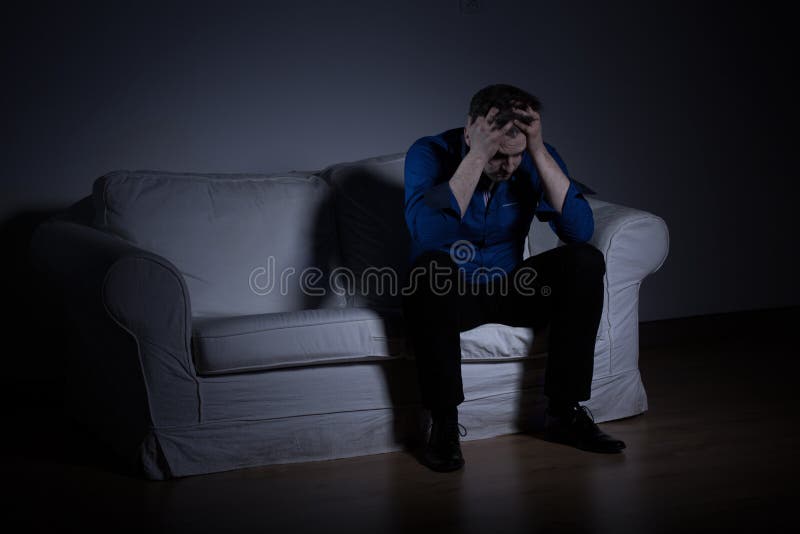 Homme ayant un dilemme photo stock Homme ayant un dilemme photo stock
