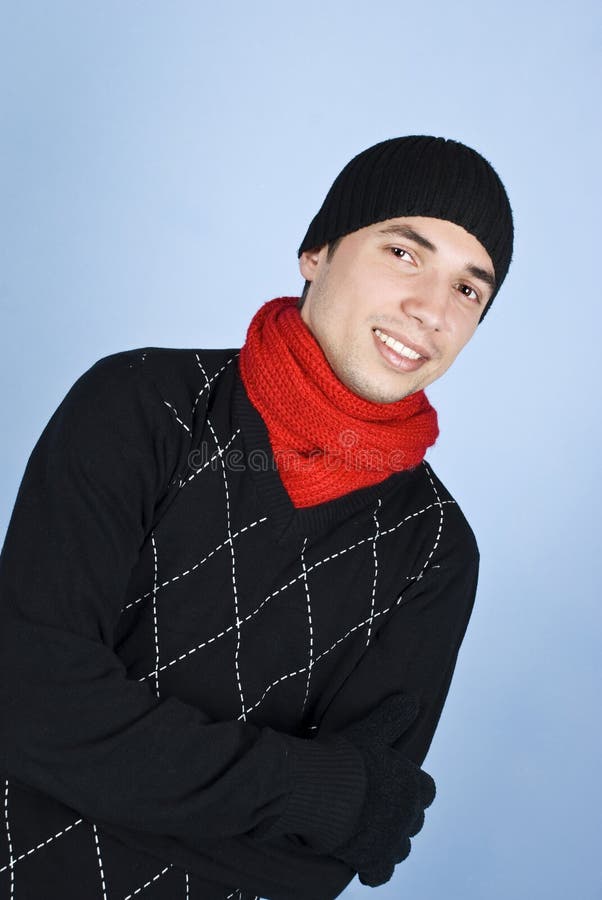 Homme bel dans des vêtements de l'hiver photo stock