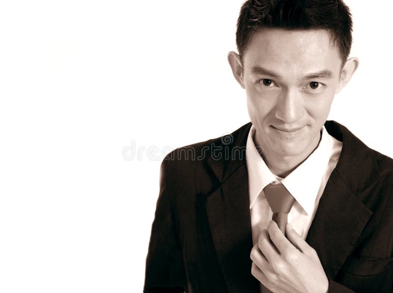 Homme bel souriant, portrait noir et blanc d'homme asiatique photo libre de droits Homme bel souriant, portrait noir et blanc d'homme asiatique photo libre de droits