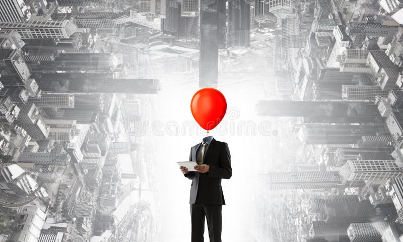 Homme d'affaires avec la t?te rouge d'ampoule Concept d'efficacit? d'affaires image stock Homme d'affaires avec la t?te rouge d'ampoule Concept d'efficacit? d'affaires image stock