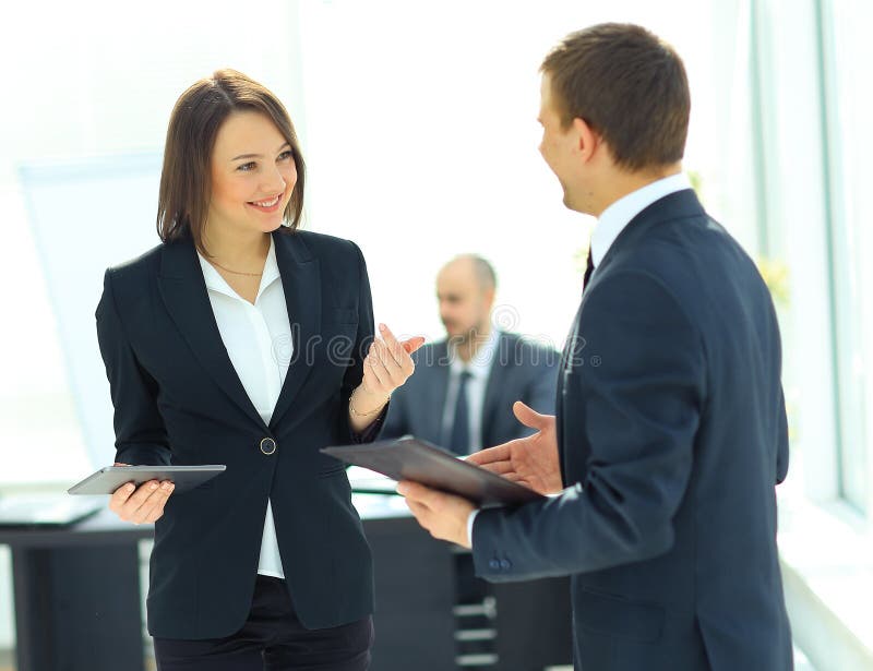 Homme d'affaires And Businesswoman Meeting image libre de droits Homme d'affaires And Businesswoman Meeting image libre de droits