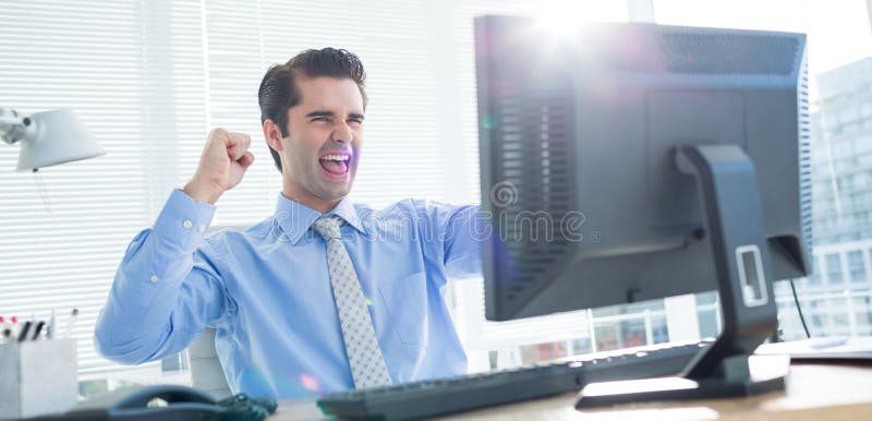 Download Homme D'affaires Gai Encourageant Dans Le Bureau Photo stock - Image du directeur, mâle: 56482714