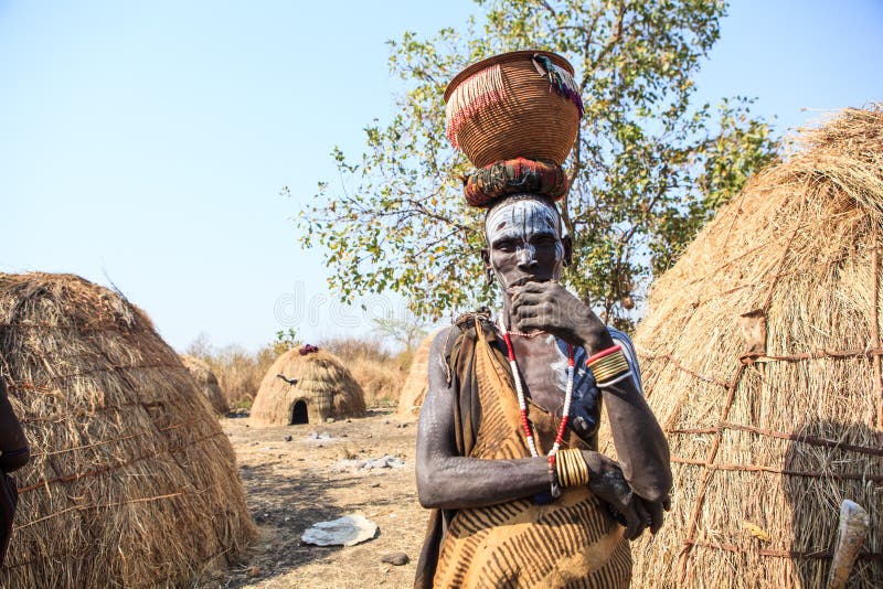 Homme de tribu de Mursi image stock Homme de tribu de Mursi image stock