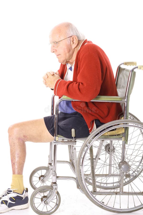 Homme de vétéran handicapé dans le fauteuil roulant