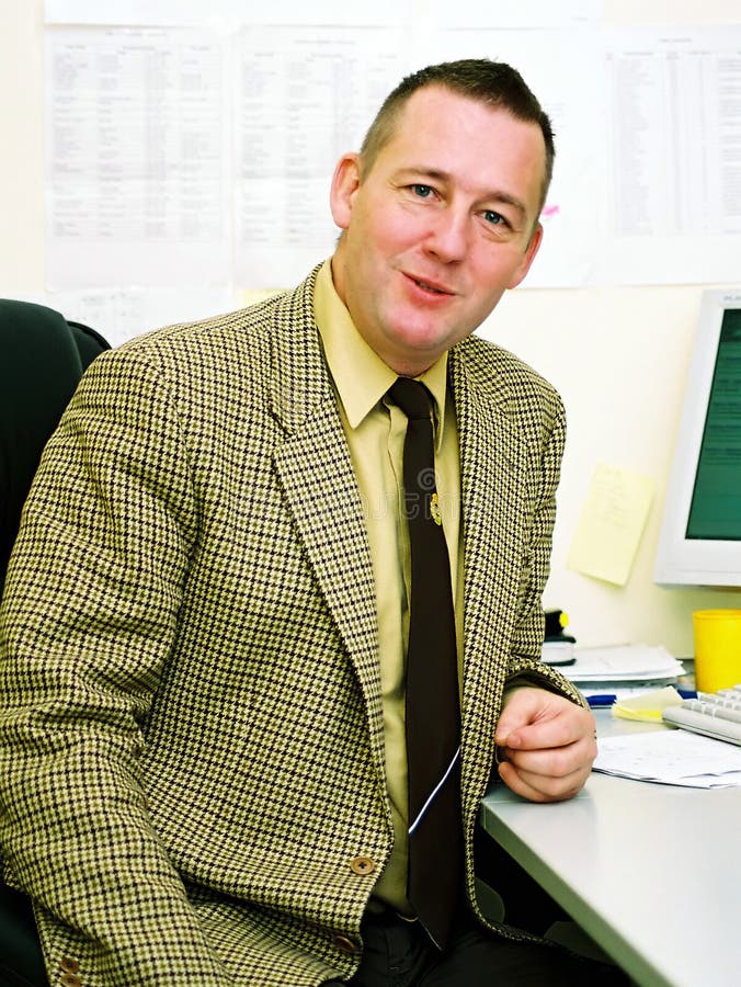 Homme heureux d'affaires photographie stock libre de droits Homme heureux d'affaires photographie stock libre de droits