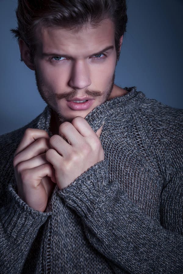 Homme mystérieux de beauté image stock Homme mystérieux de beauté image stock