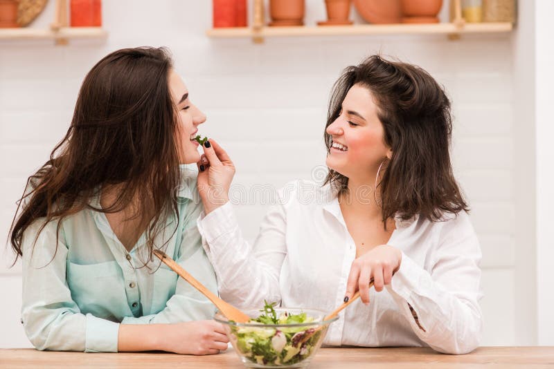 Lesbians Eating Each Other