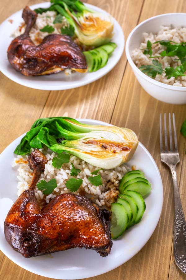 Honey Glaze Roast Duck Con Bok Choi Y Arroz Foto de archivo Imagen de